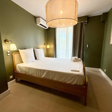 L'oiseau Bleu Apartment *